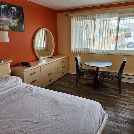 Sunparlor Motel Leamington Ngoại thất bức ảnh
