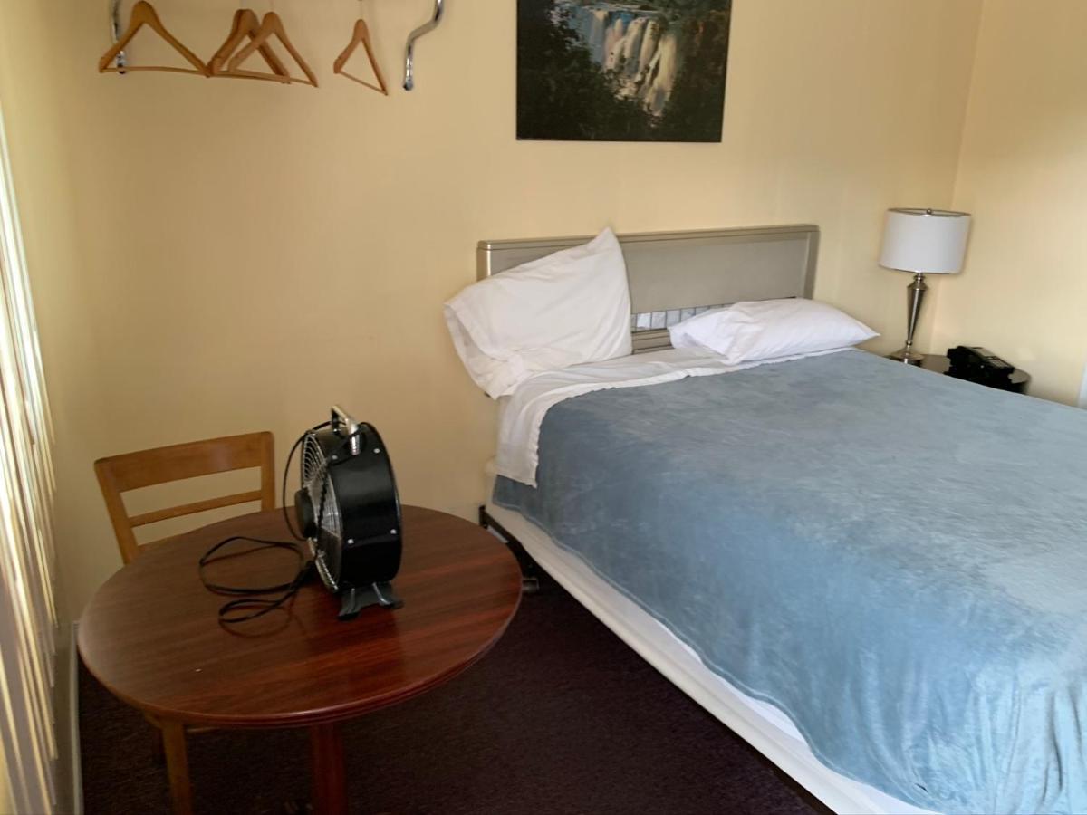 Sunparlor Motel Leamington Ngoại thất bức ảnh