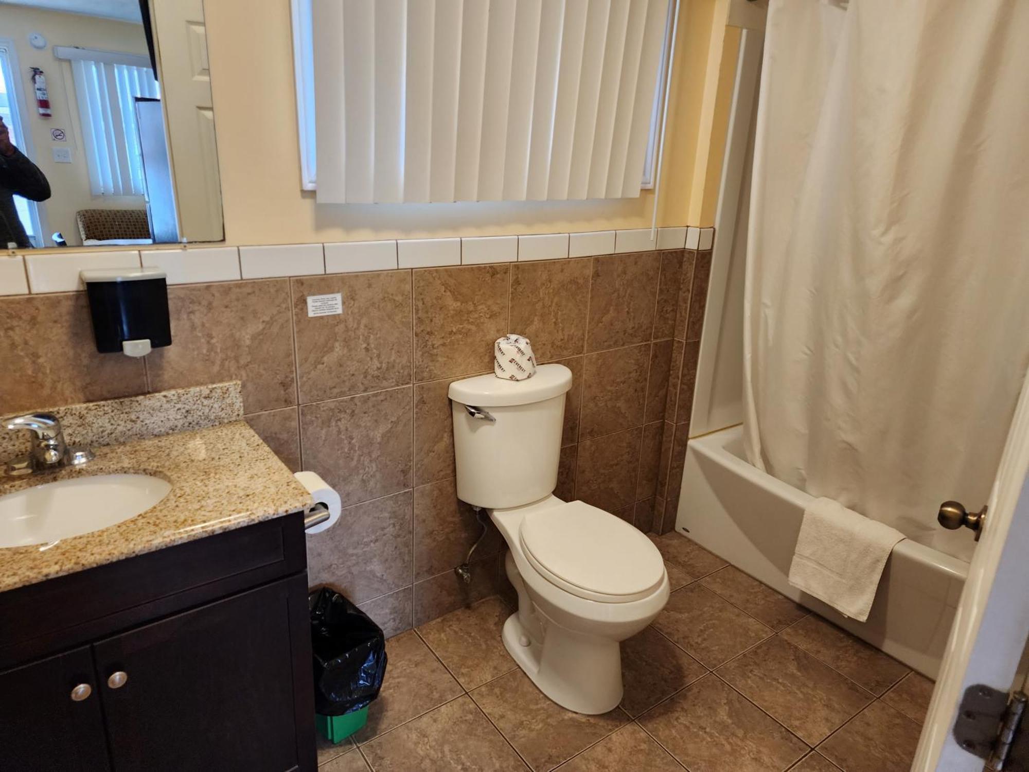 Sunparlor Motel Leamington Ngoại thất bức ảnh