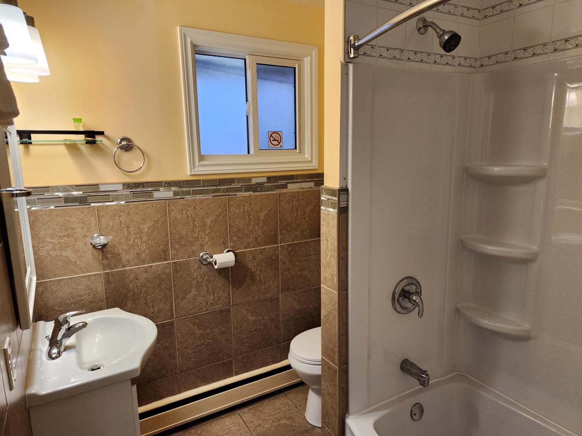 Sunparlor Motel Leamington Ngoại thất bức ảnh