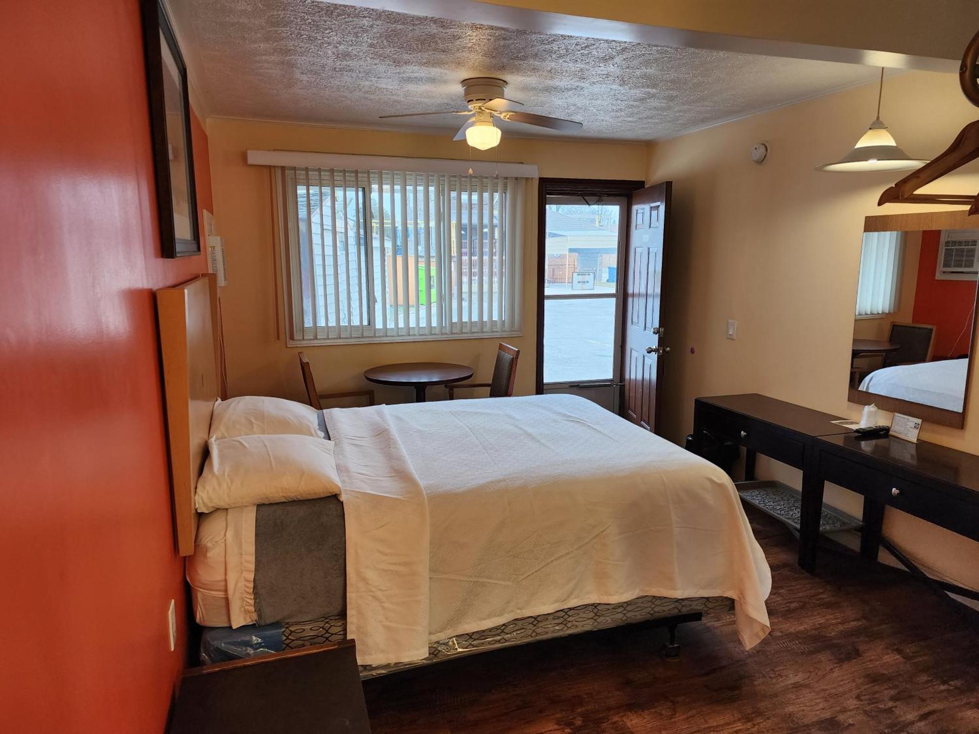 Sunparlor Motel Leamington Ngoại thất bức ảnh